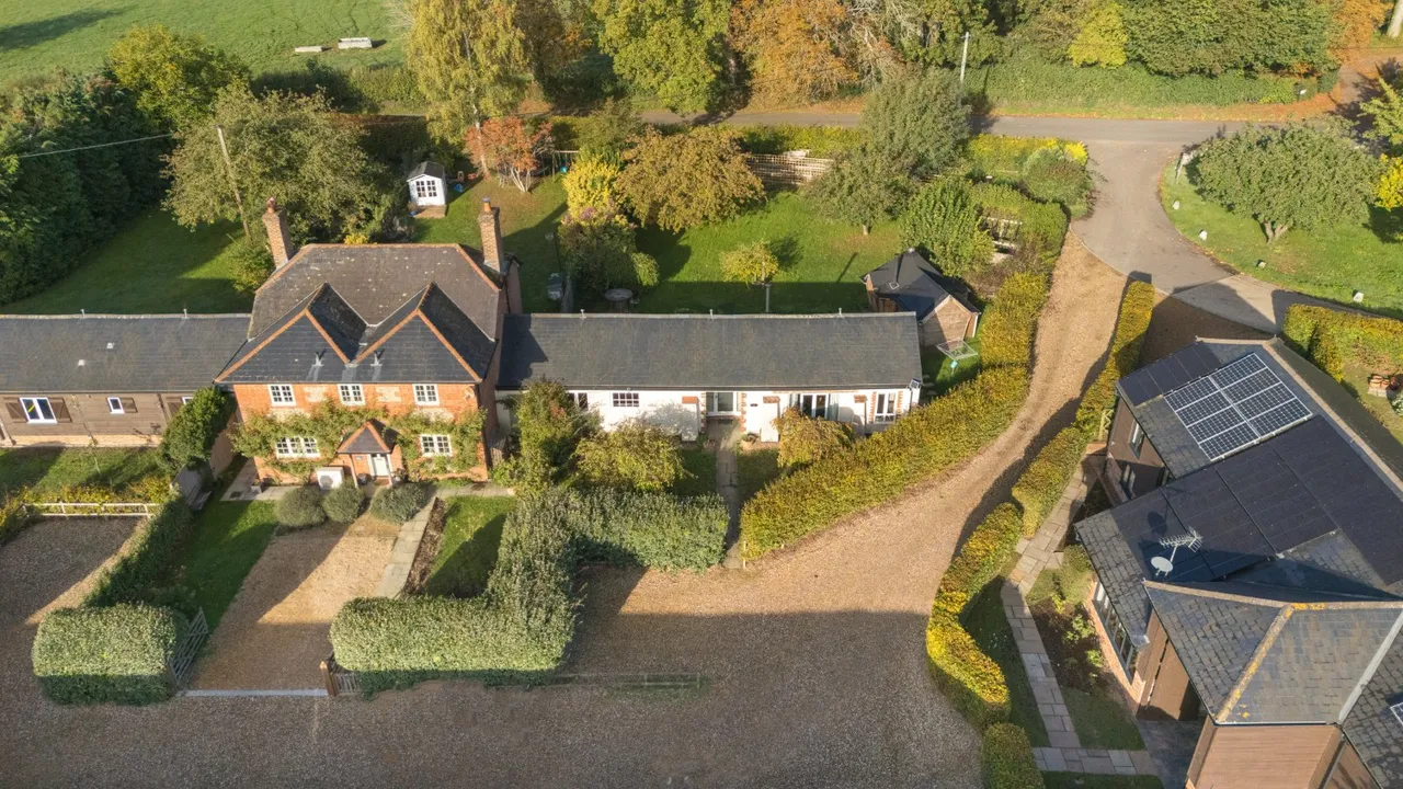 2 bed house for sale, Dairy Place, Micheldever, SO21
