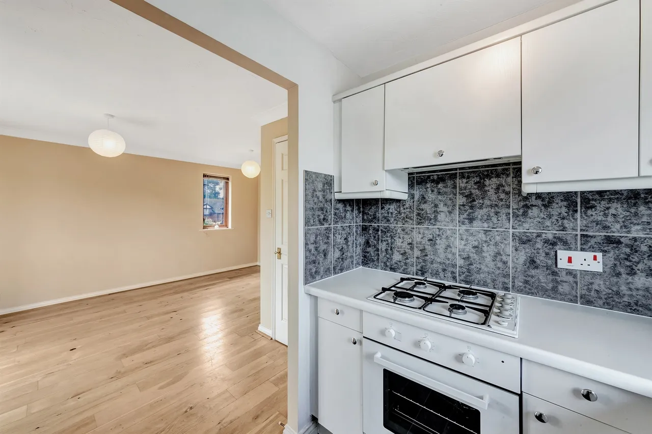 Farriers Road, Epsom, KT17, photo 8