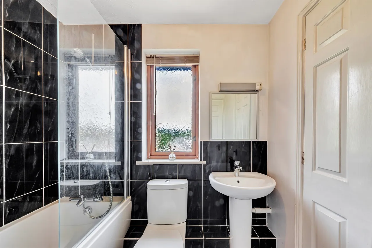 Farriers Road, Epsom, KT17, photo 7