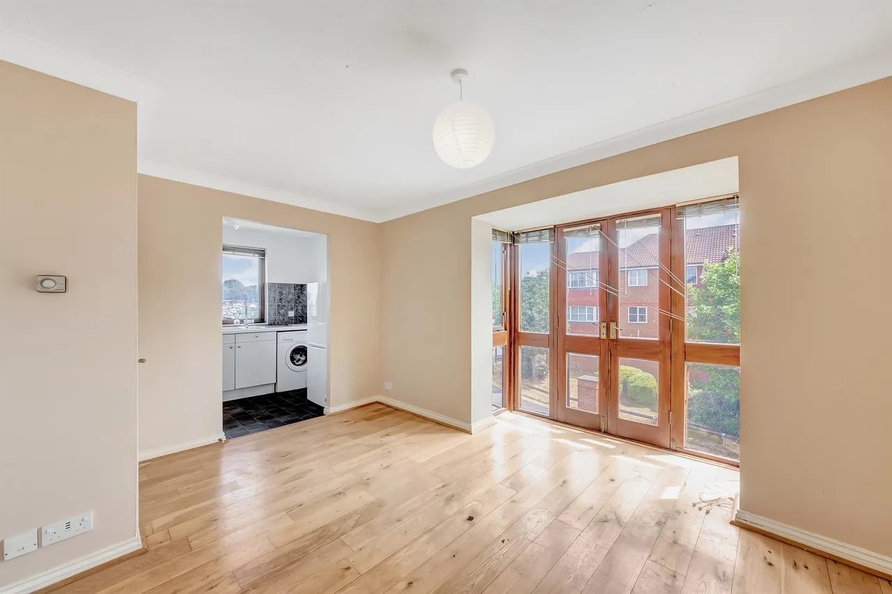 Farriers Road, Epsom, KT17, photo 4