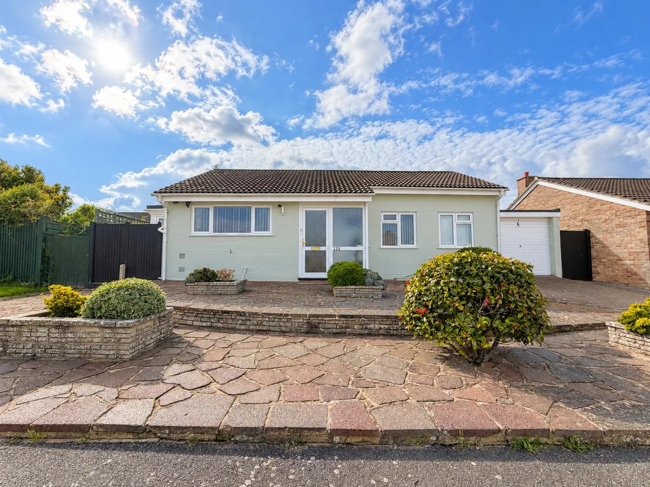 2 bed house for sale, Anderida Road, Lower Willingdon, BN22