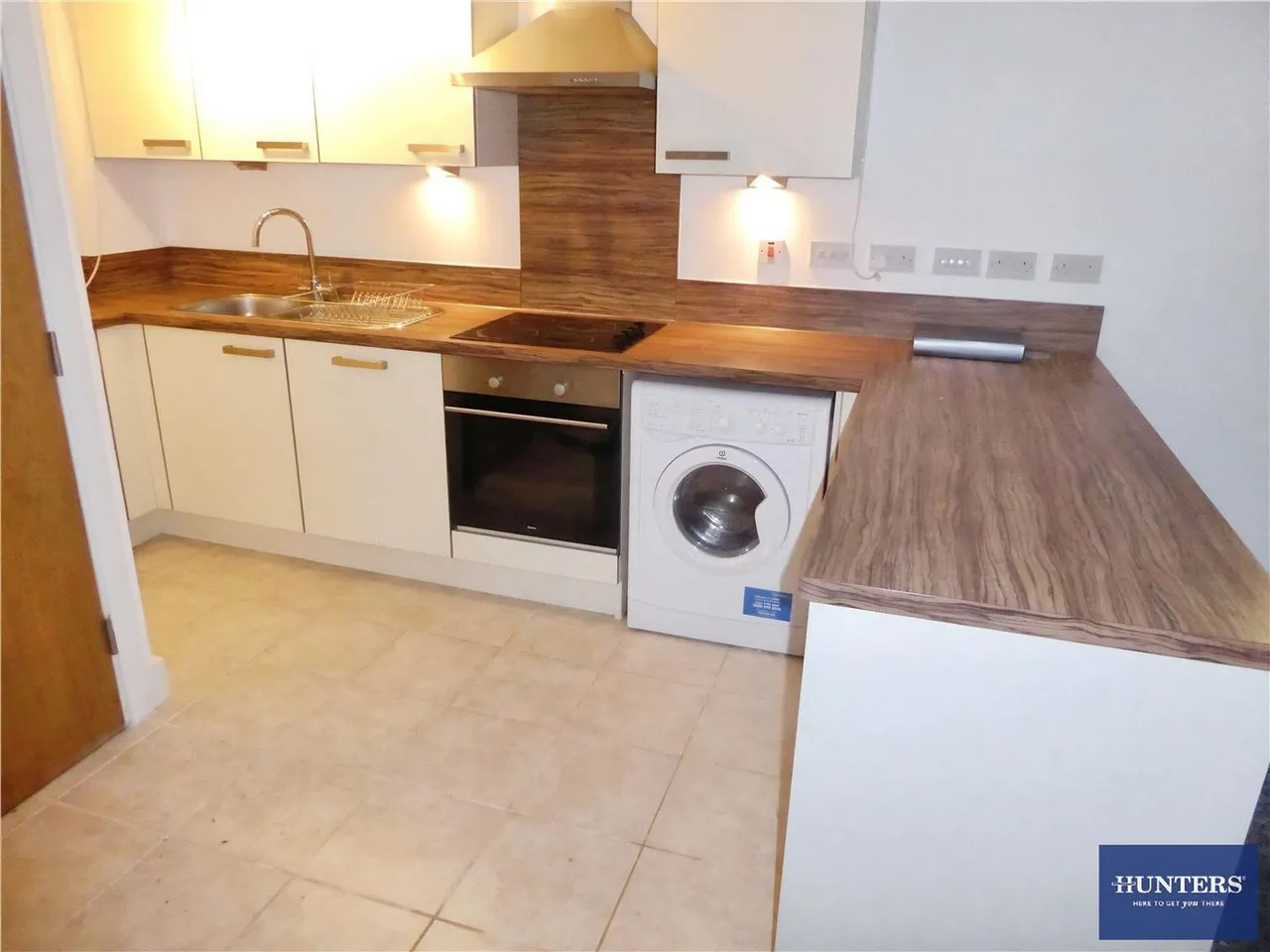 Dewsbury Road, Elland, HX5, photo 2