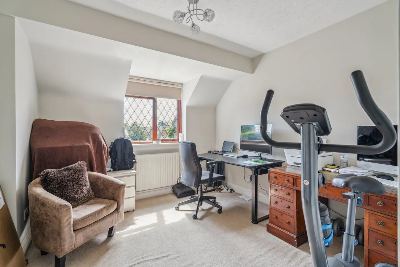 Denham Walk, Chalfont St. Peter, Gerrards Cross, SL9 0EN, photo 10