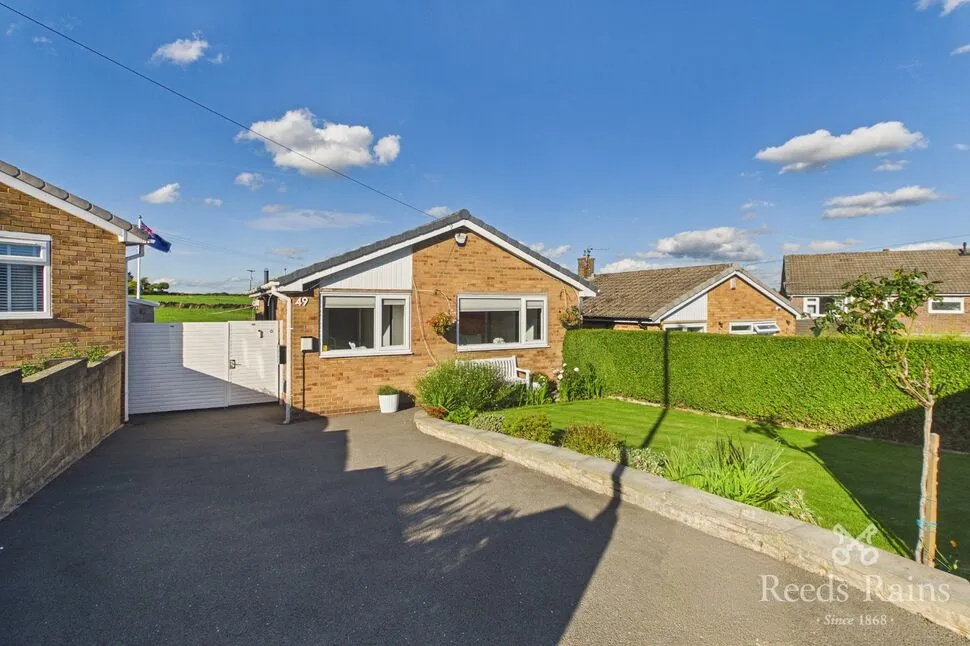 2 bed house for sale — Charles Avenue, Halifax, West Yorkshire, HX3