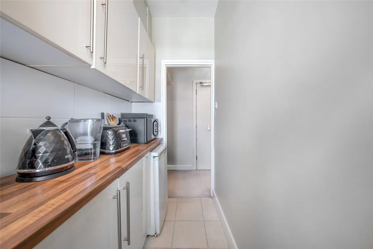 Mortimer Court, Abbey Road, St John's Wood, London, NW8, photo 8