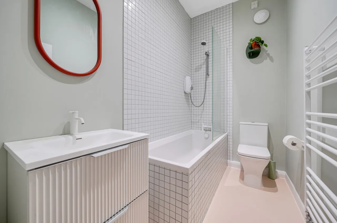Lower Edgeborough Road, Guildford, GU1, photo 7