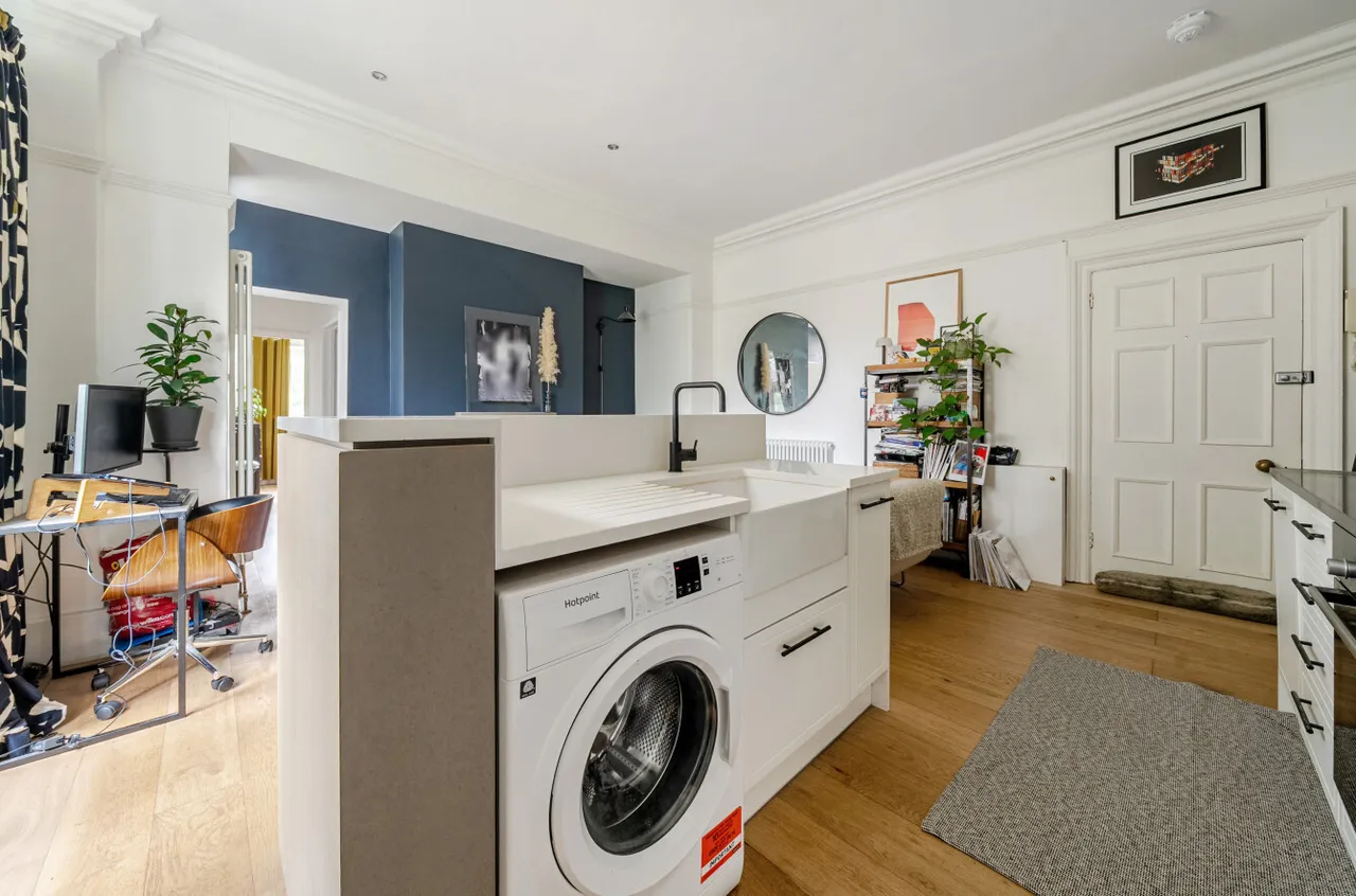 Lower Edgeborough Road, Guildford, GU1, photo 13