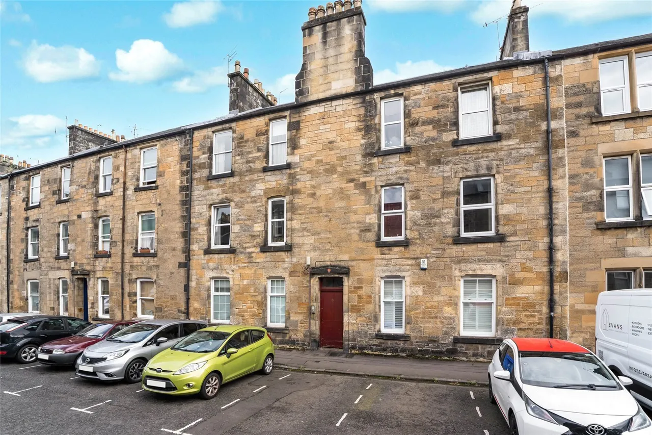 2 bed flat for sale, Bruce Street, Stirling, FK8