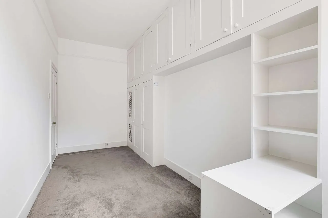 Old Brompton Road, London, SW5, photo 11