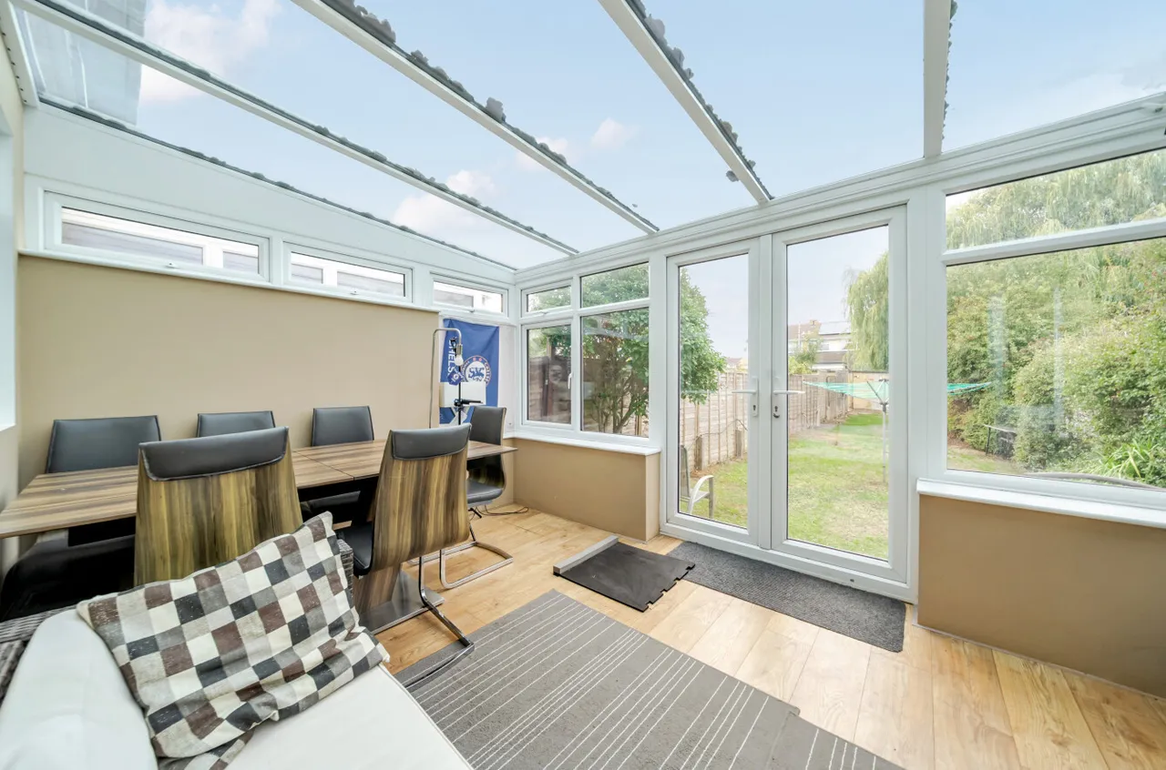 Larkfield Close, Lancing, BN15, photo 8