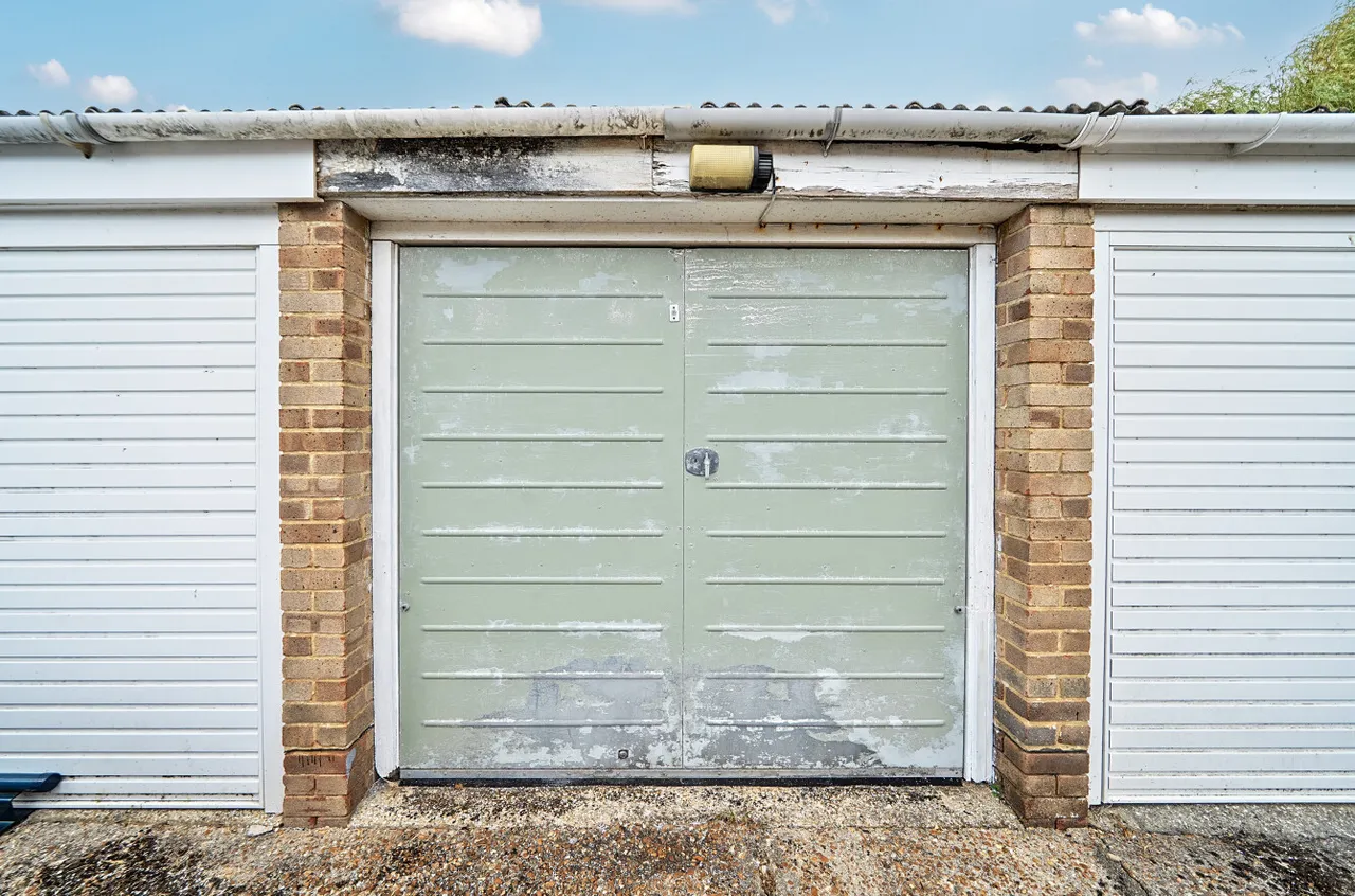 Larkfield Close, Lancing, BN15, photo 15