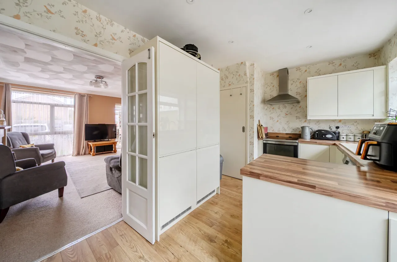Larkfield Close, Lancing, BN15, photo 6
