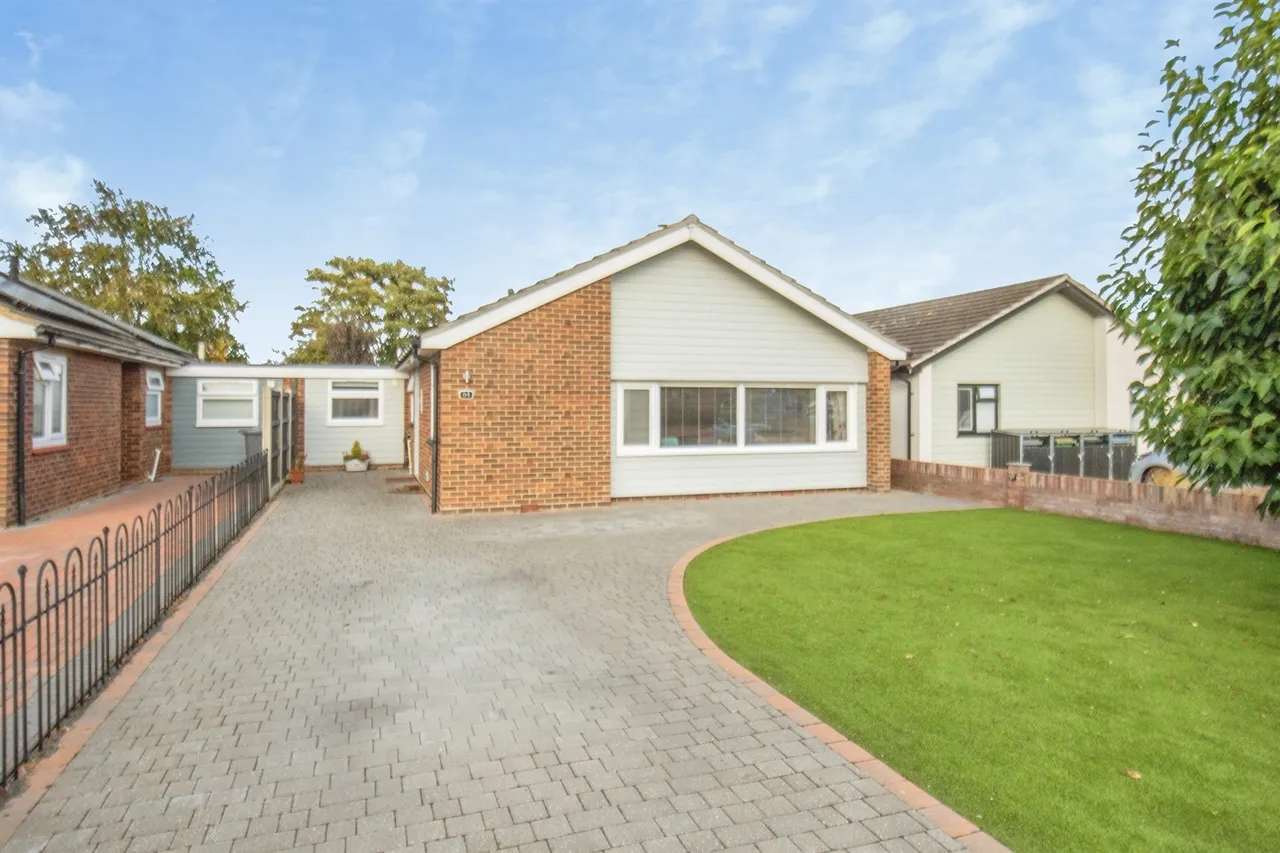 3 bed house for sale — Rosemary Avenue, Felixstowe