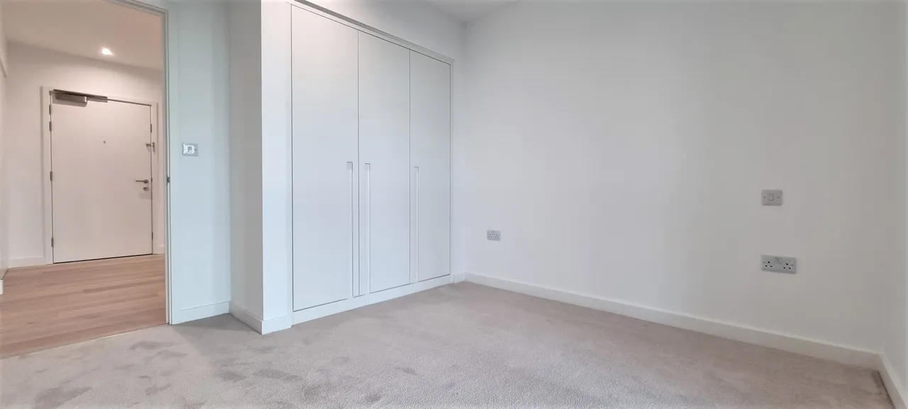 Schooner Road, Royal Wharf London, E16, photo 6