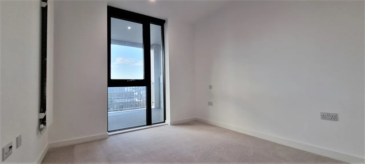 Schooner Road, Royal Wharf London, E16, photo 10