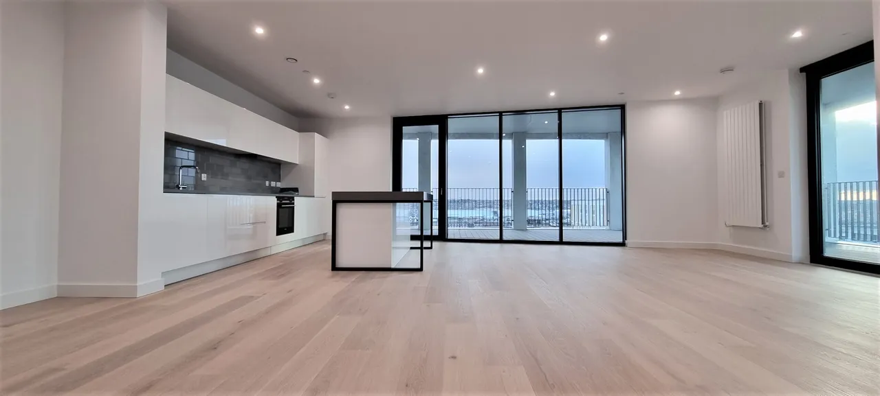 3 bed property for sale, Schooner Road, Royal Wharf London, E16