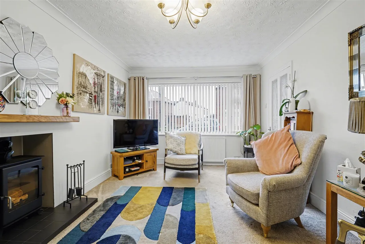 Collingwood Road, Long Eaton, NG10, photo 2