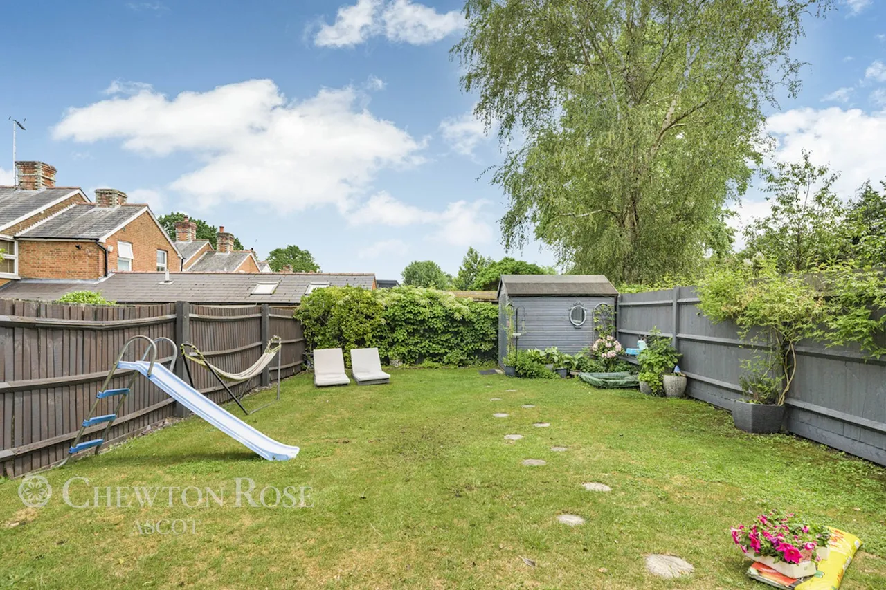 Macdonald Road, Lightwater, photo 19
