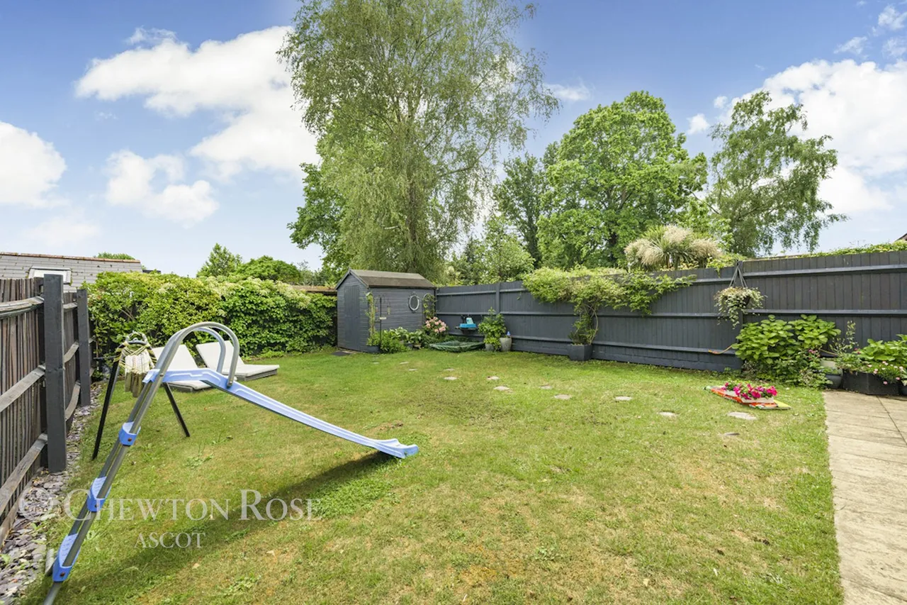Macdonald Road, Lightwater, photo 21