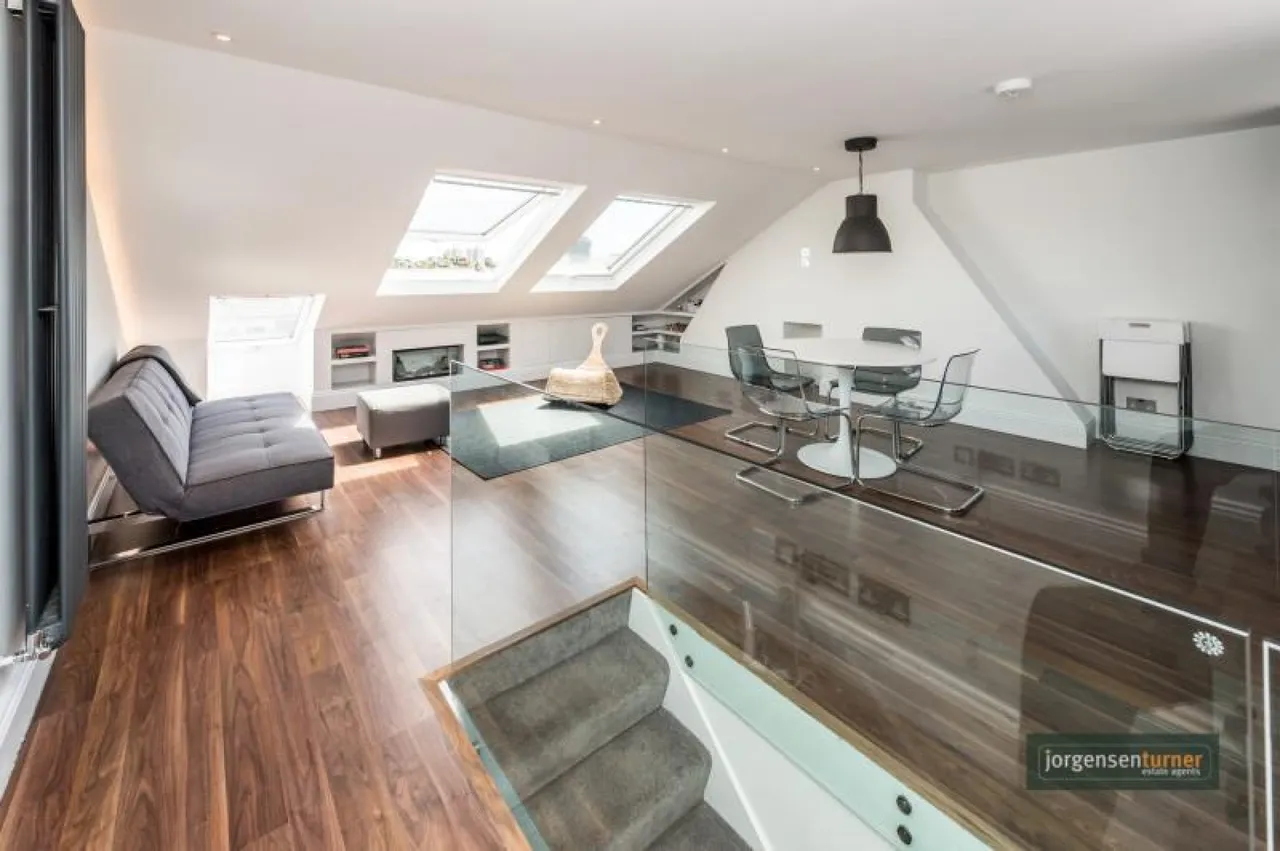 3 bed flat to rent, Bloemfontein Road, Shepherds Bush, W12