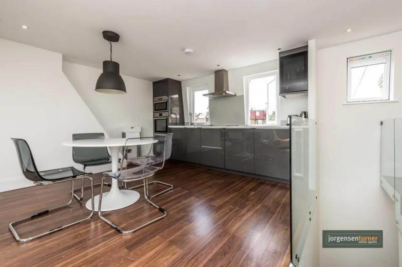 Bloemfontein Road, Shepherds Bush, W12, photo 2