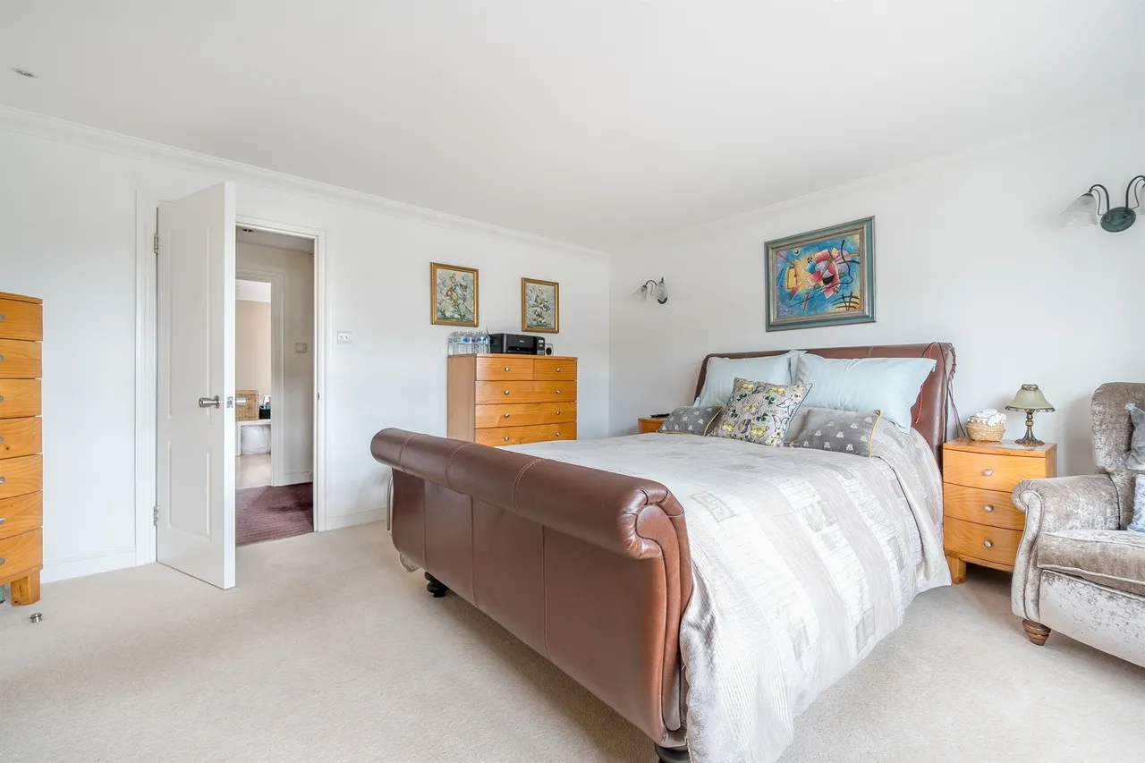Uplands Park Road, Enfield, EN2, photo 12