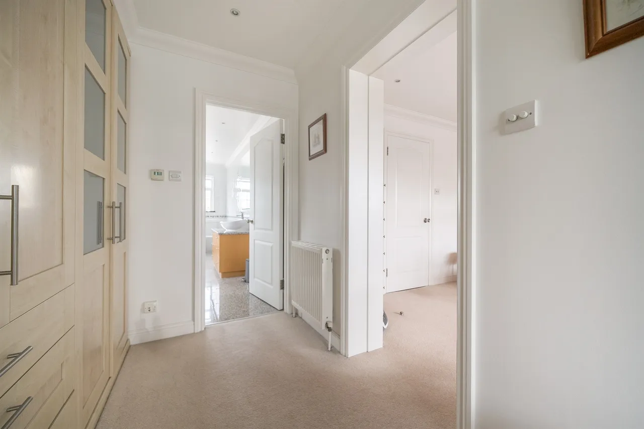 Uplands Park Road, Enfield, EN2, photo 19