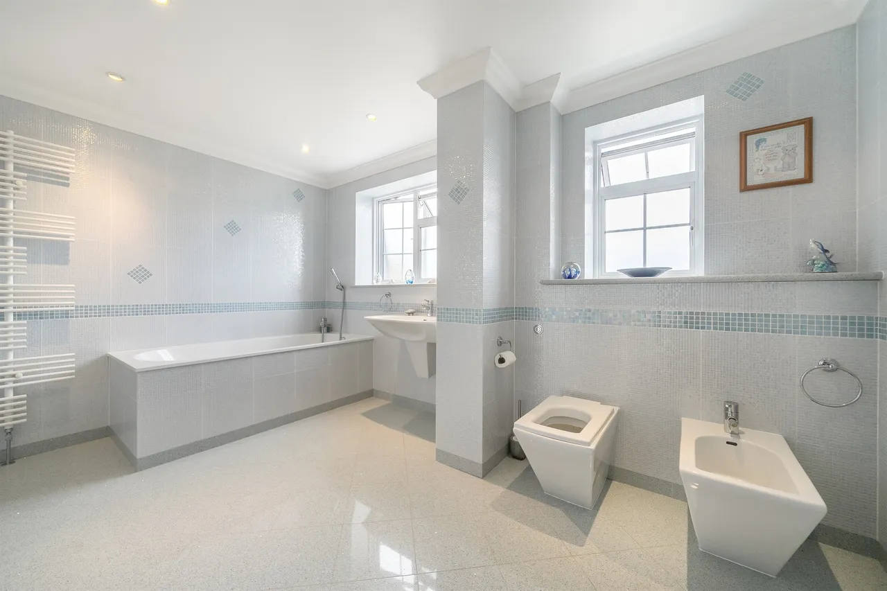 Uplands Park Road, Enfield, EN2, photo 16