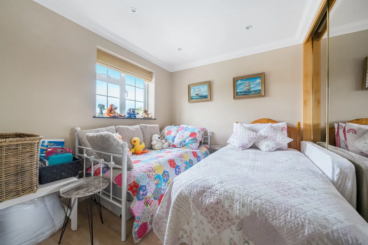 Uplands Park Road, Enfield, EN2, photo 18