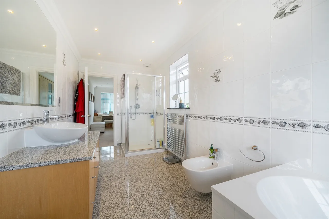 Uplands Park Road, Enfield, EN2, photo 20