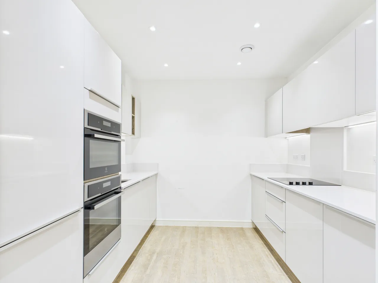 Flat 32, Ossel Court, 13 Telegraph Avenue, London, photo 8