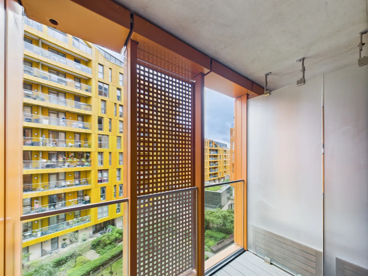 Flat 32, Ossel Court, 13 Telegraph Avenue, London, photo 9
