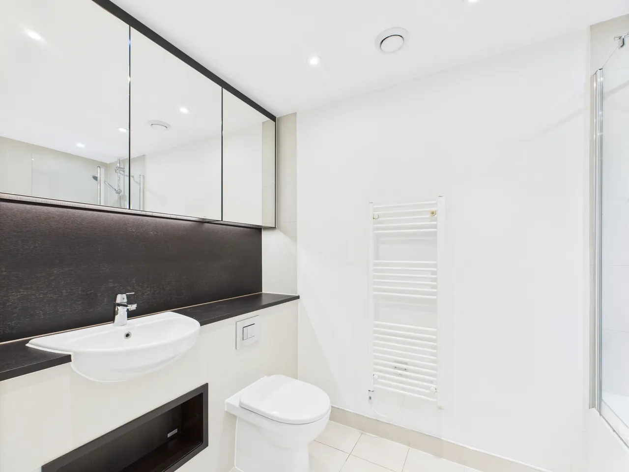 Flat 32, Ossel Court, 13 Telegraph Avenue, London, photo 7