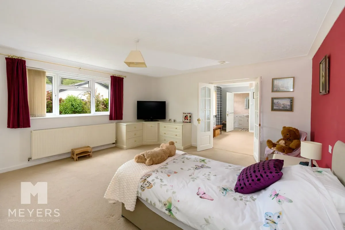 Oaks Drive, St. Leonards, BH24, photo 13