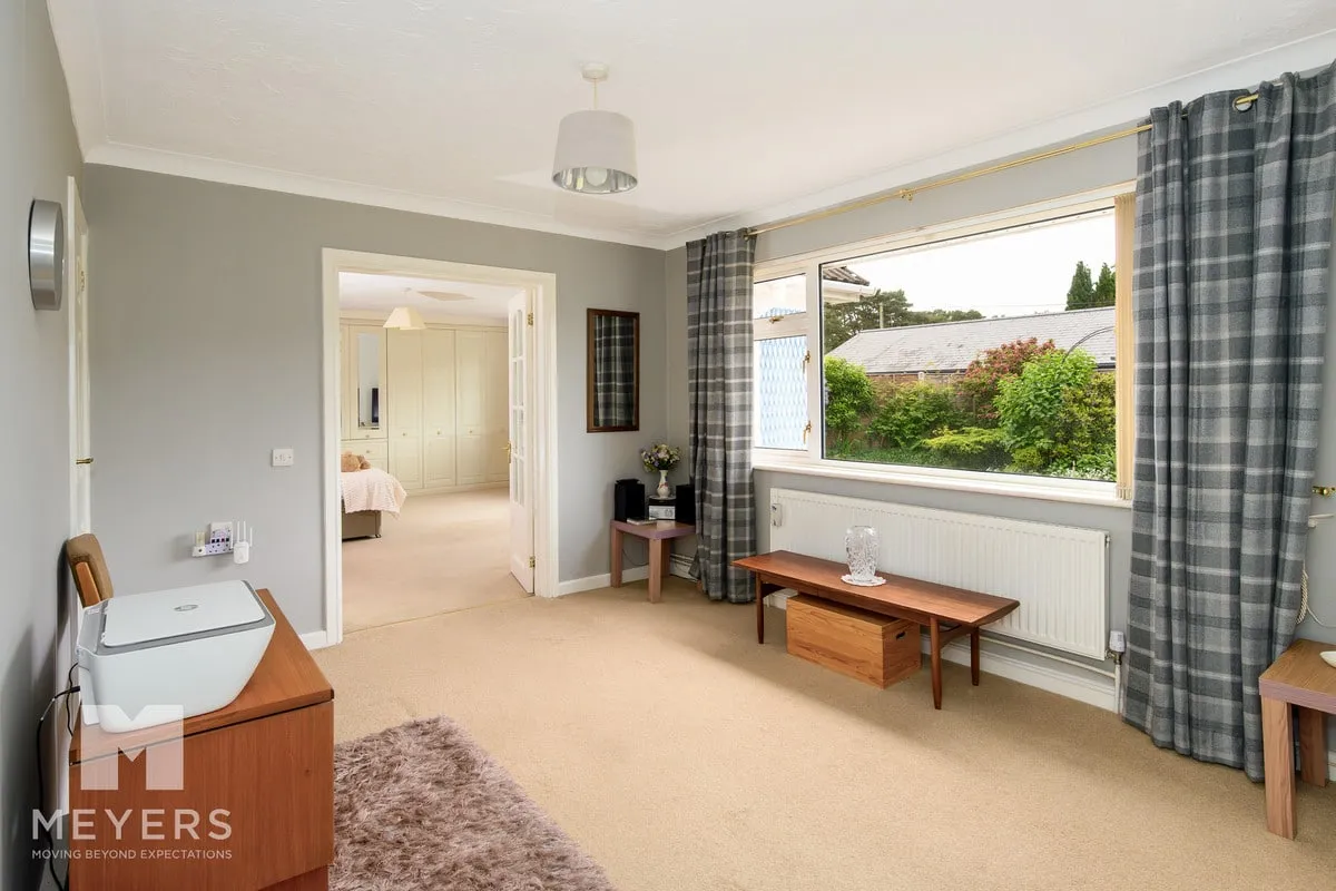 Oaks Drive, St. Leonards, BH24, photo 17