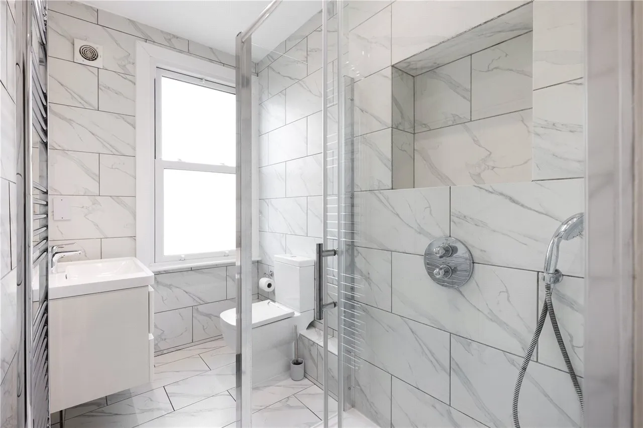 5 bed house to rent — Roskell Road, London, SW15