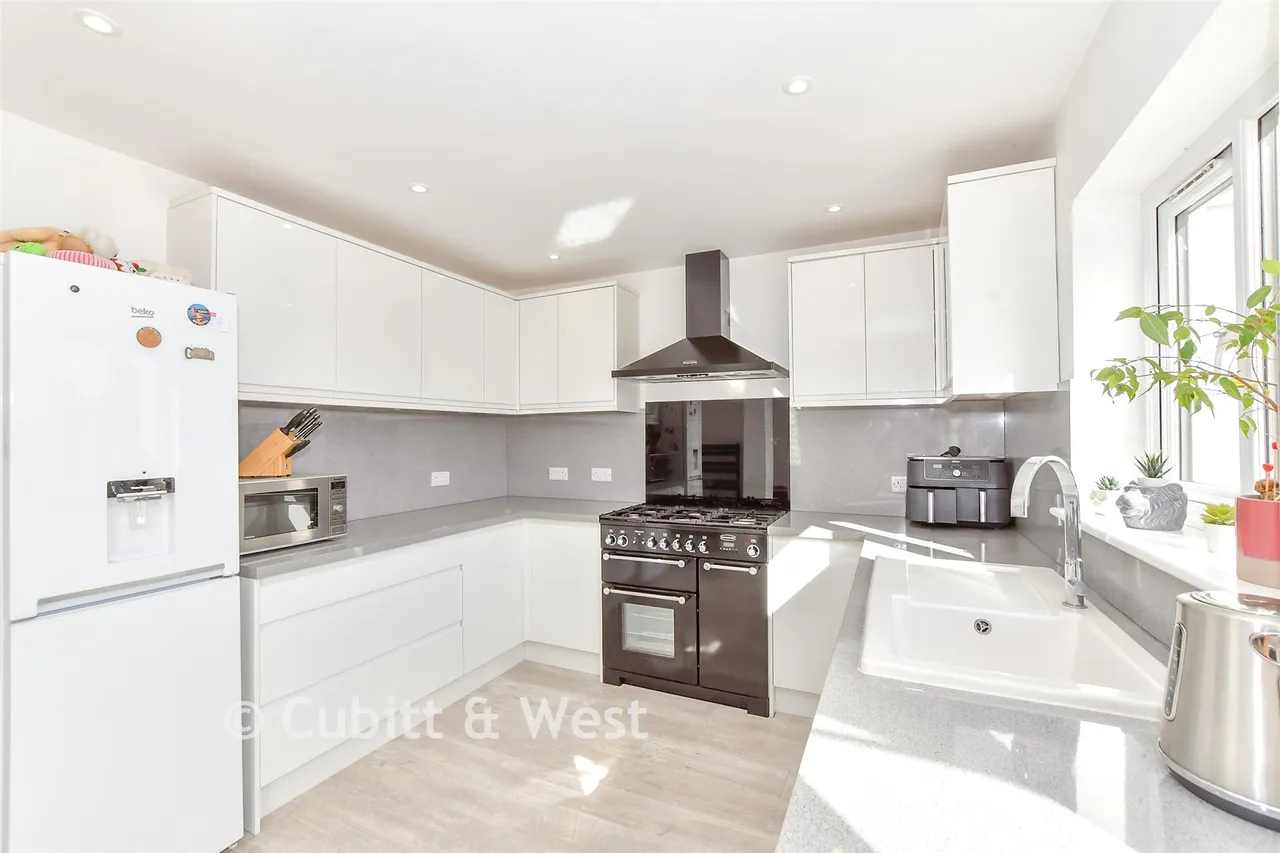 3 bed house for sale, Fourth Avenue, Portsmouth, PO6