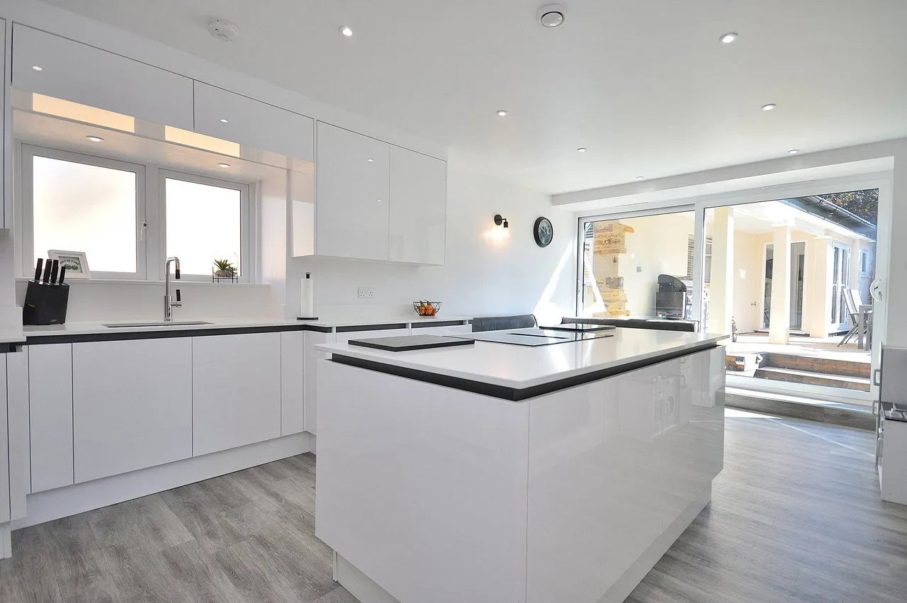 Manor Farm Road, Great Billing, Northampton, NN3 9EB, photo 2