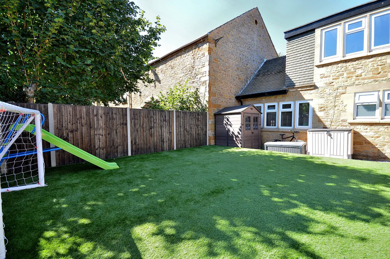 Manor Farm Road, Great Billing, Northampton, NN3 9EB, photo 31