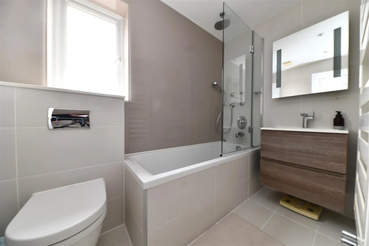 Thirlmere, Stevenage, Herts, SG1 6AQ, photo 10
