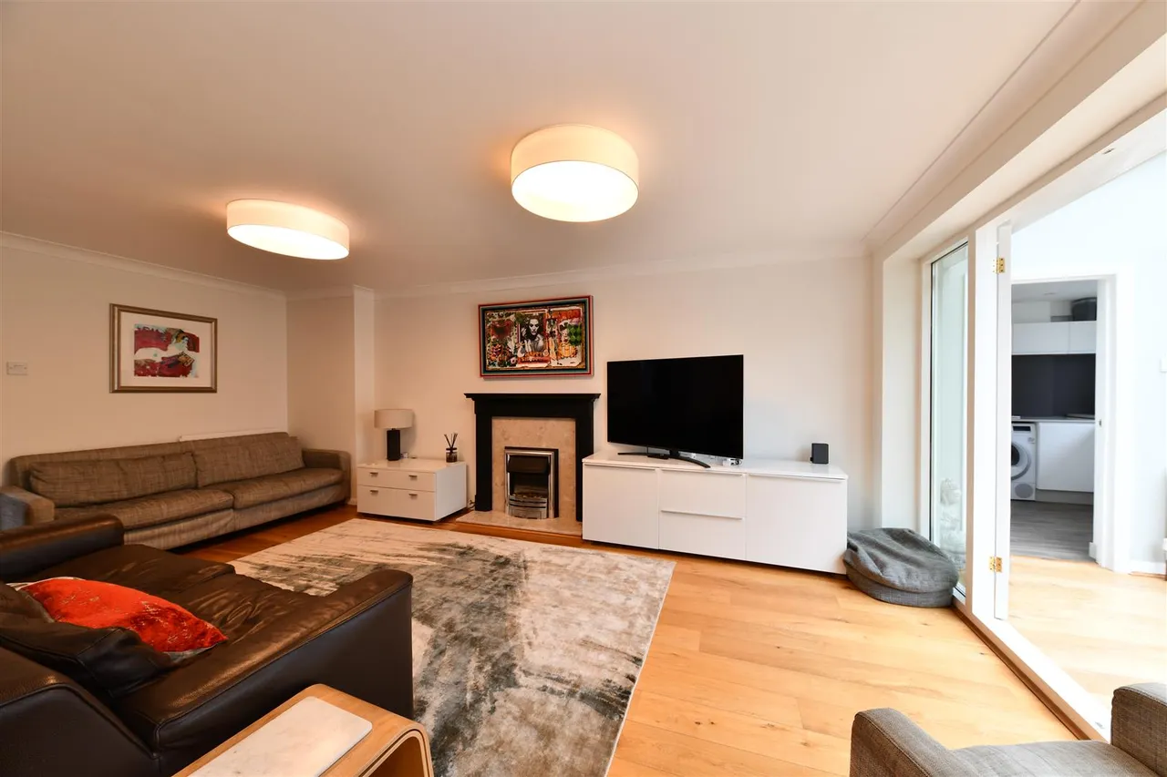Thirlmere, Stevenage, Herts, SG1 6AQ, photo 19
