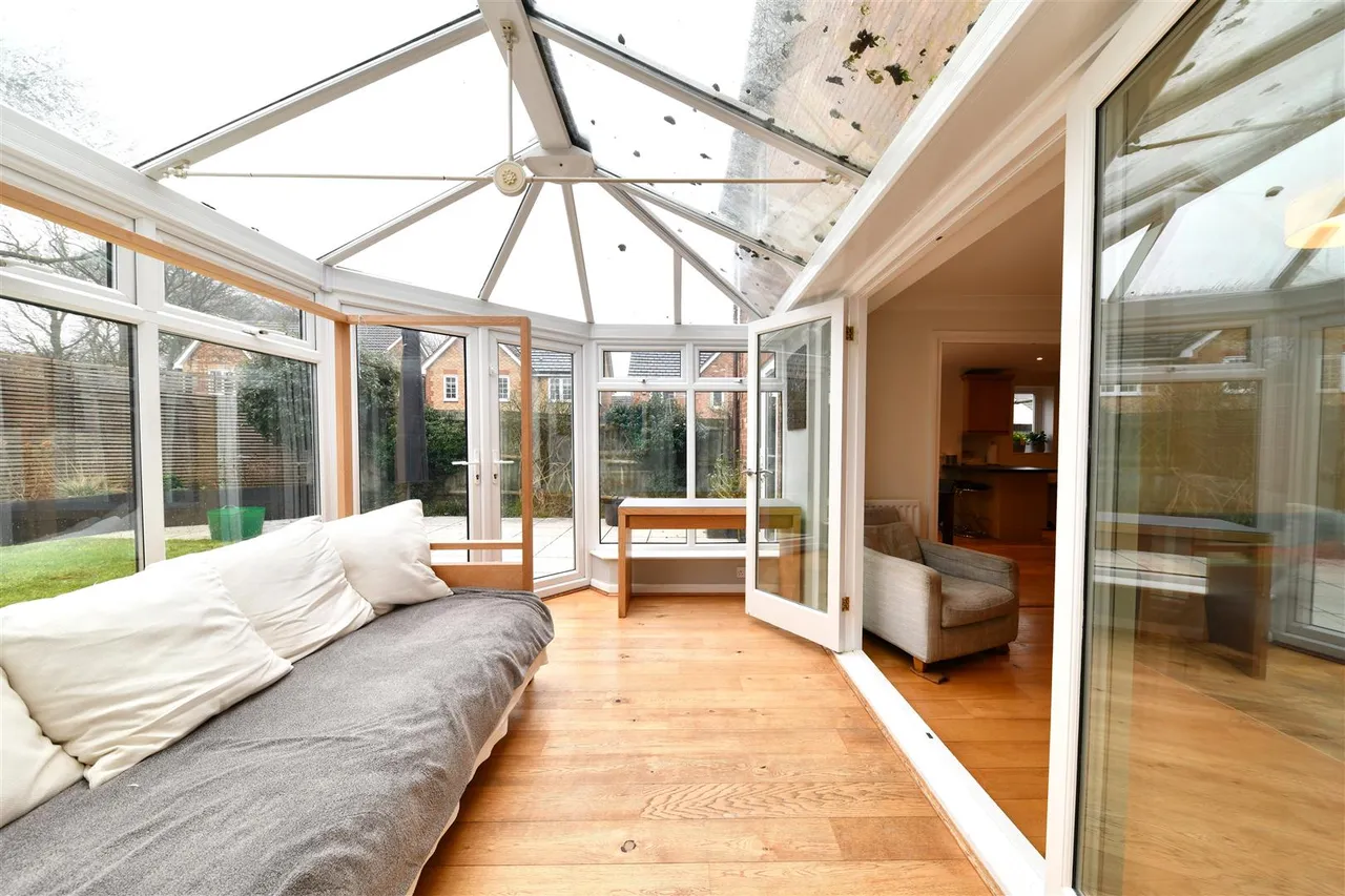 Thirlmere, Stevenage, Herts, SG1 6AQ, photo 21