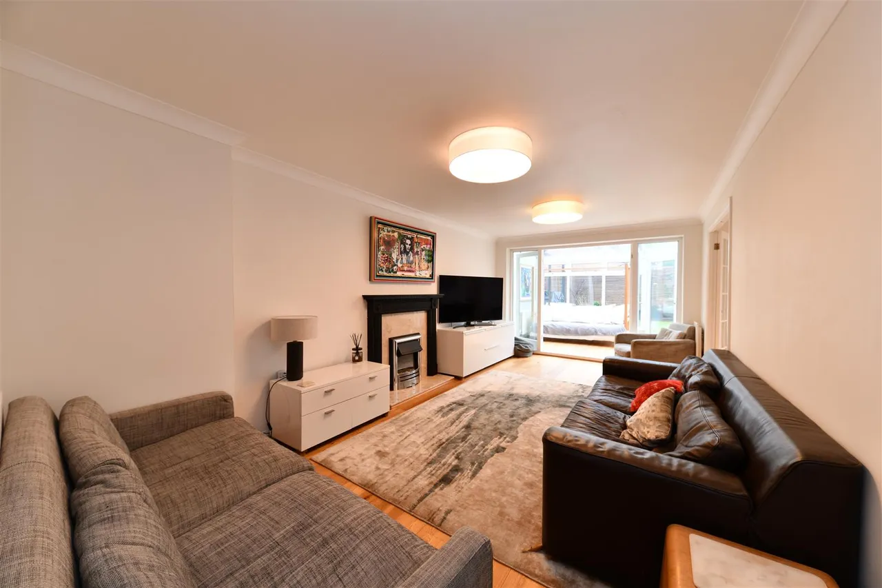 Thirlmere, Stevenage, Herts, SG1 6AQ, photo 2