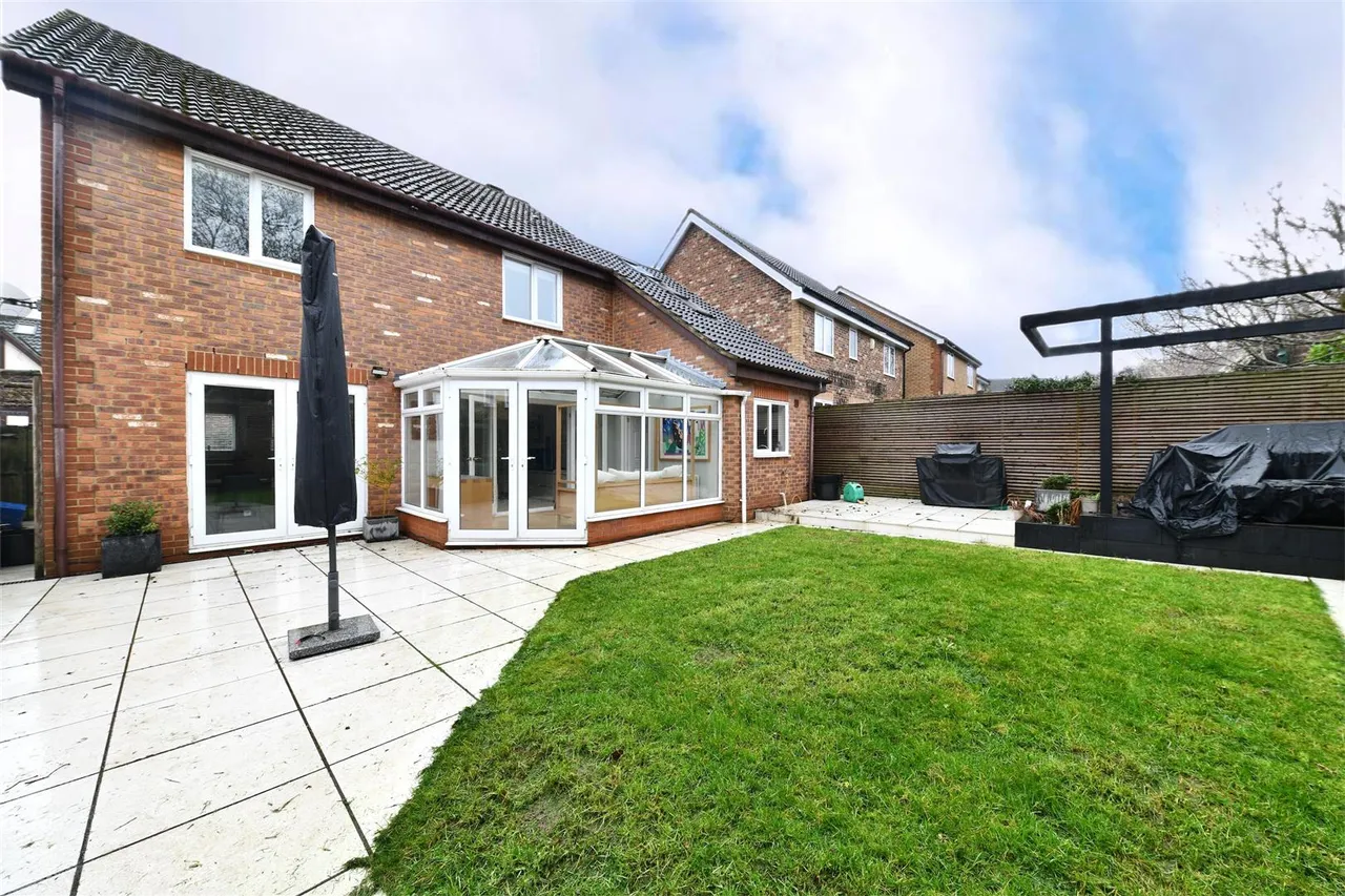 Thirlmere, Stevenage, Herts, SG1 6AQ, photo 13