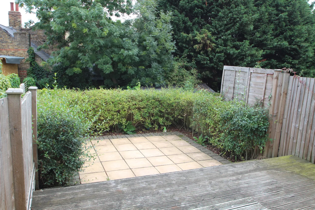 Plum Lane, London, SE18, photo 6
