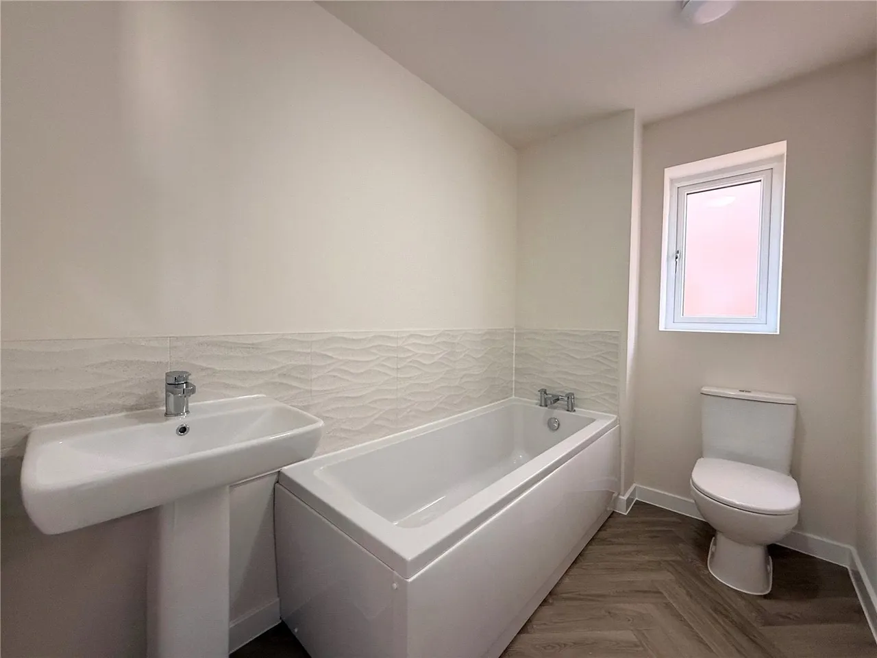 3 bed house to rent — Fawcett Avenue, Sleaford, Lincolnshire, NG34