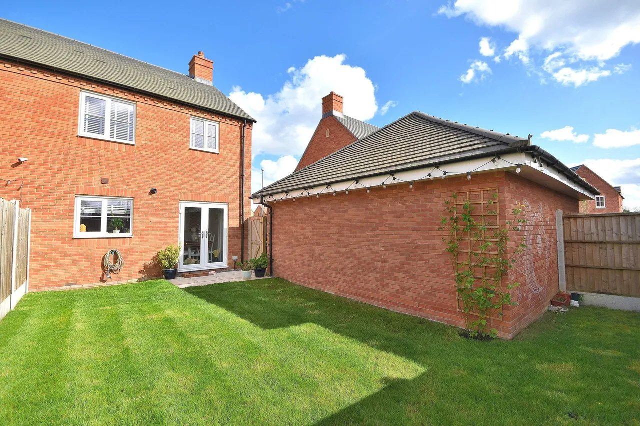 Upton Hall Crescent, Upton, Northampton, NN5 4UZ, photo 12