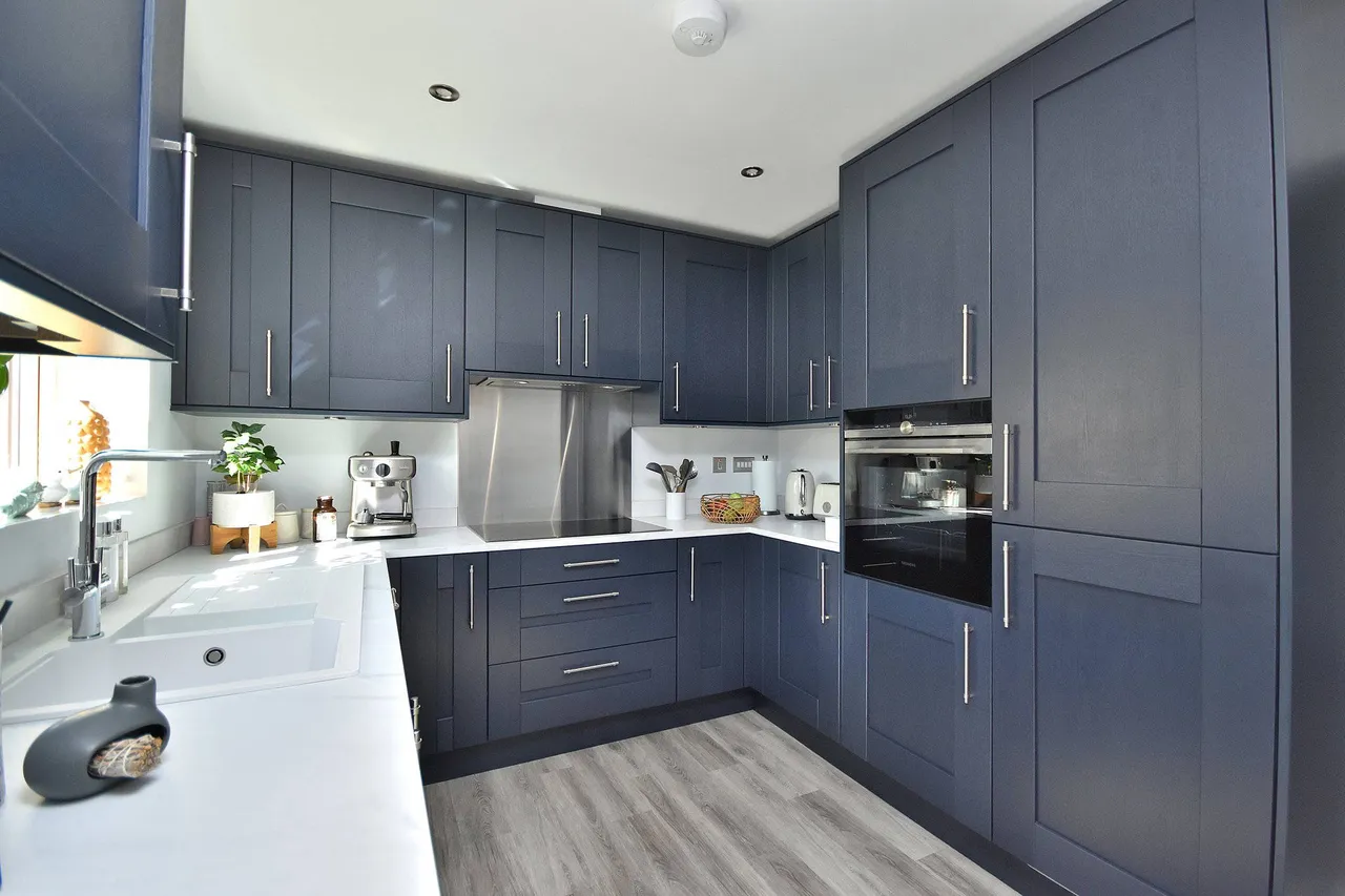Upton Hall Crescent, Upton, Northampton, NN5 4UZ, photo 5