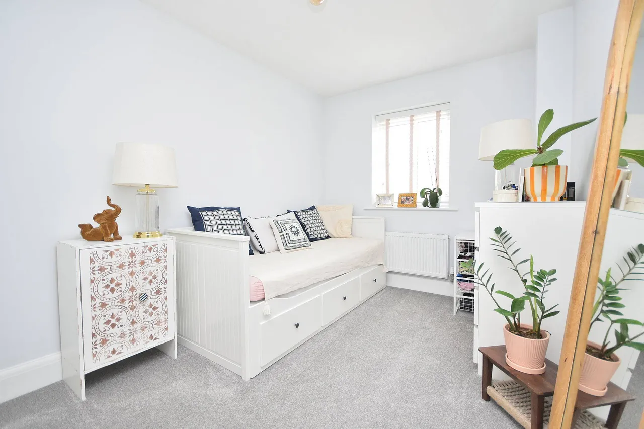Upton Hall Crescent, Upton, Northampton, NN5 4UZ, photo 9