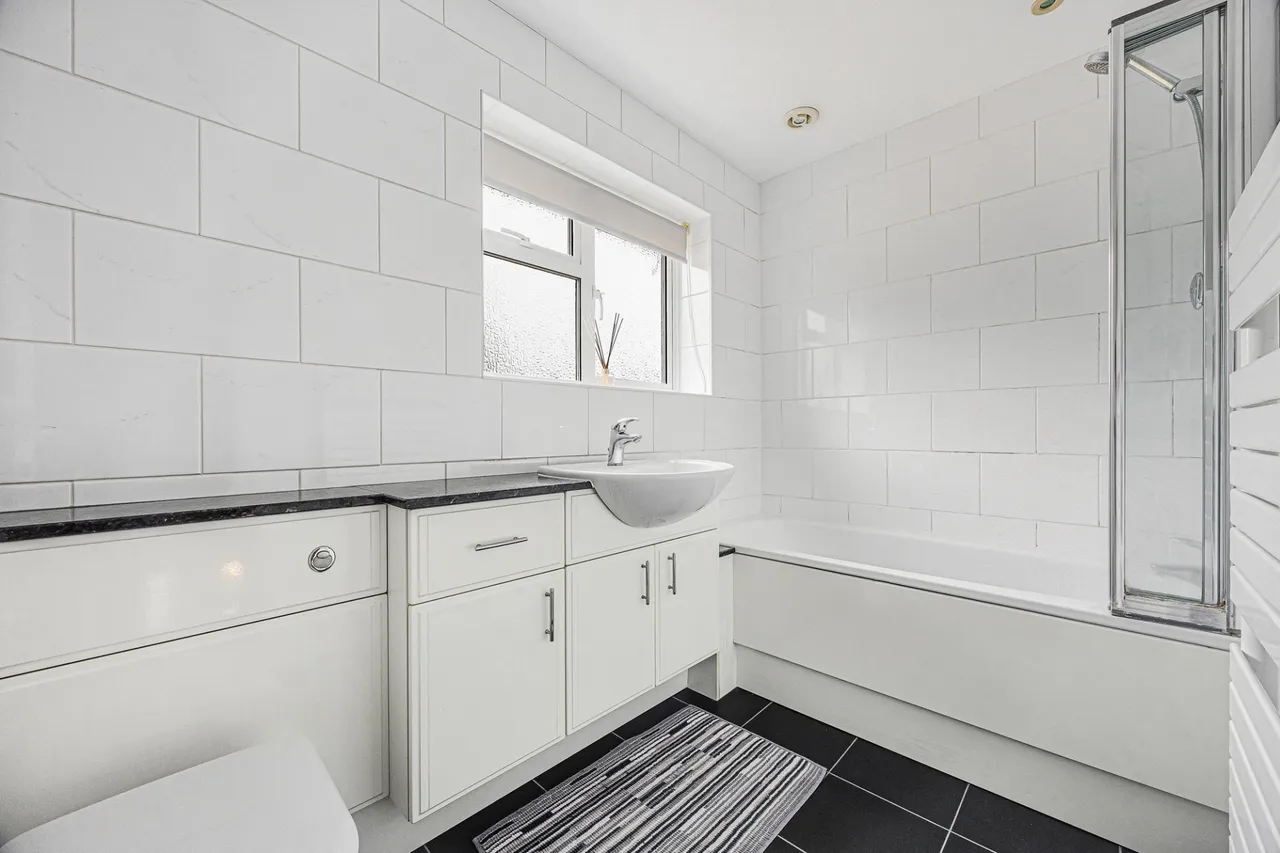 Lester Grove, Hazlemere, HP15, photo 18